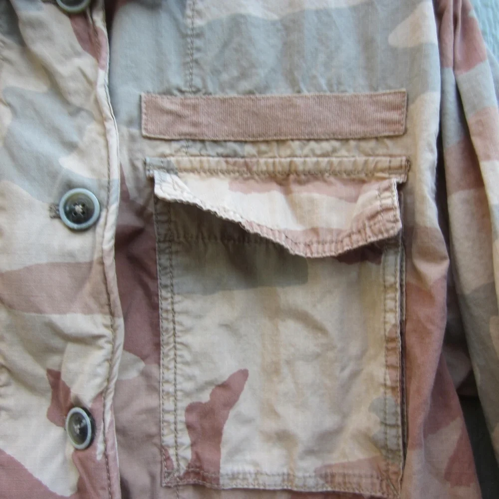 Free People shirt jacket Womens S Tan Camo‎ pockets button Y2K grunge hiking - Picture 5 of 17
